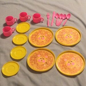 Vintage Merry toy dishes